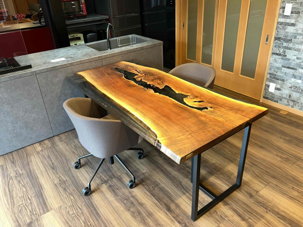 納品事例 | 天然木一枚板のレジンテーブル専門店MURUI