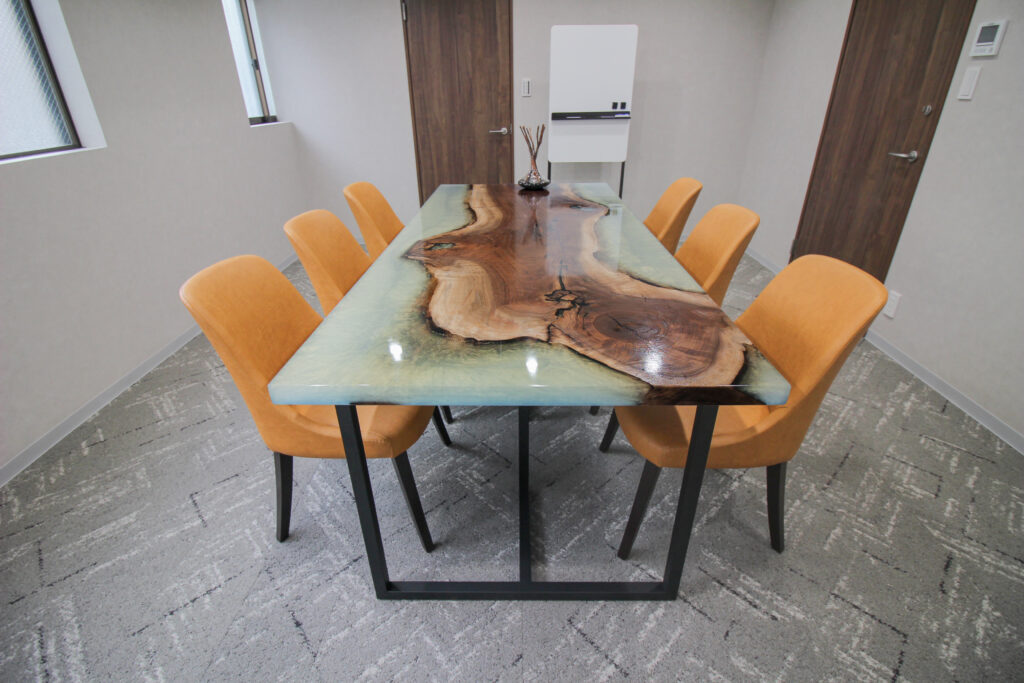 納品事例 | 天然木一枚板のレジンテーブル専門店MURUI