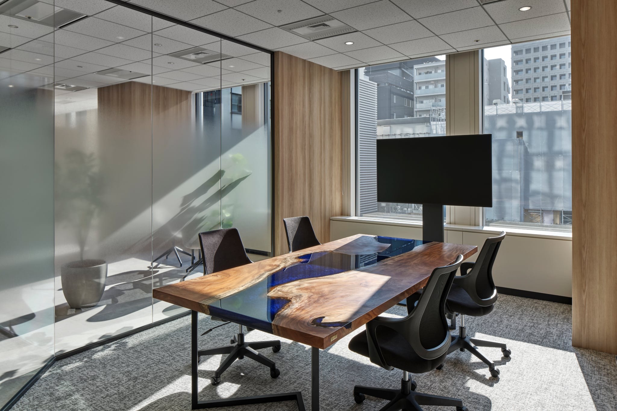 Byside株式会社様<br>会議室テーブルのアイキャッチ画像